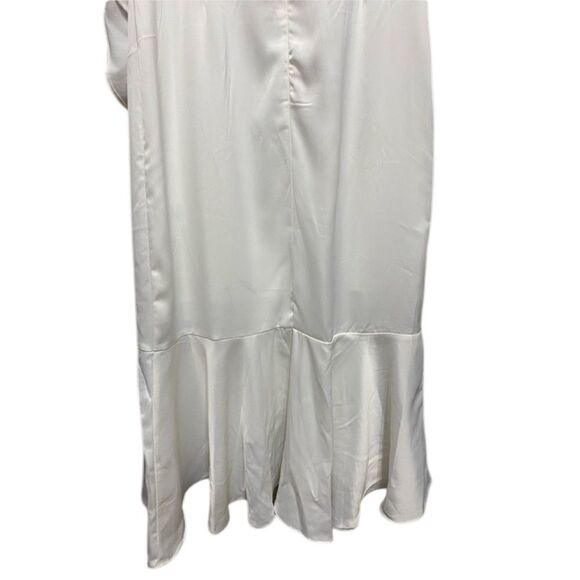 NWT AmyLynn V-neck Ruffle Midi Tea
Dress White Size Small - Picture 12 of 13